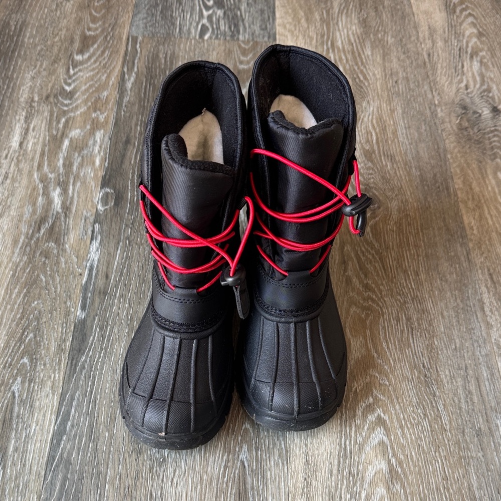 Kids Black Winter Boots with Red Laces
